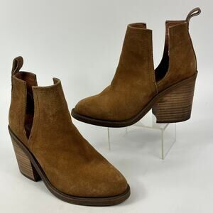 Steve Madden Sharini Boots Women Size 5.5 Suede Block Heel Cut Out Ankle Pull On